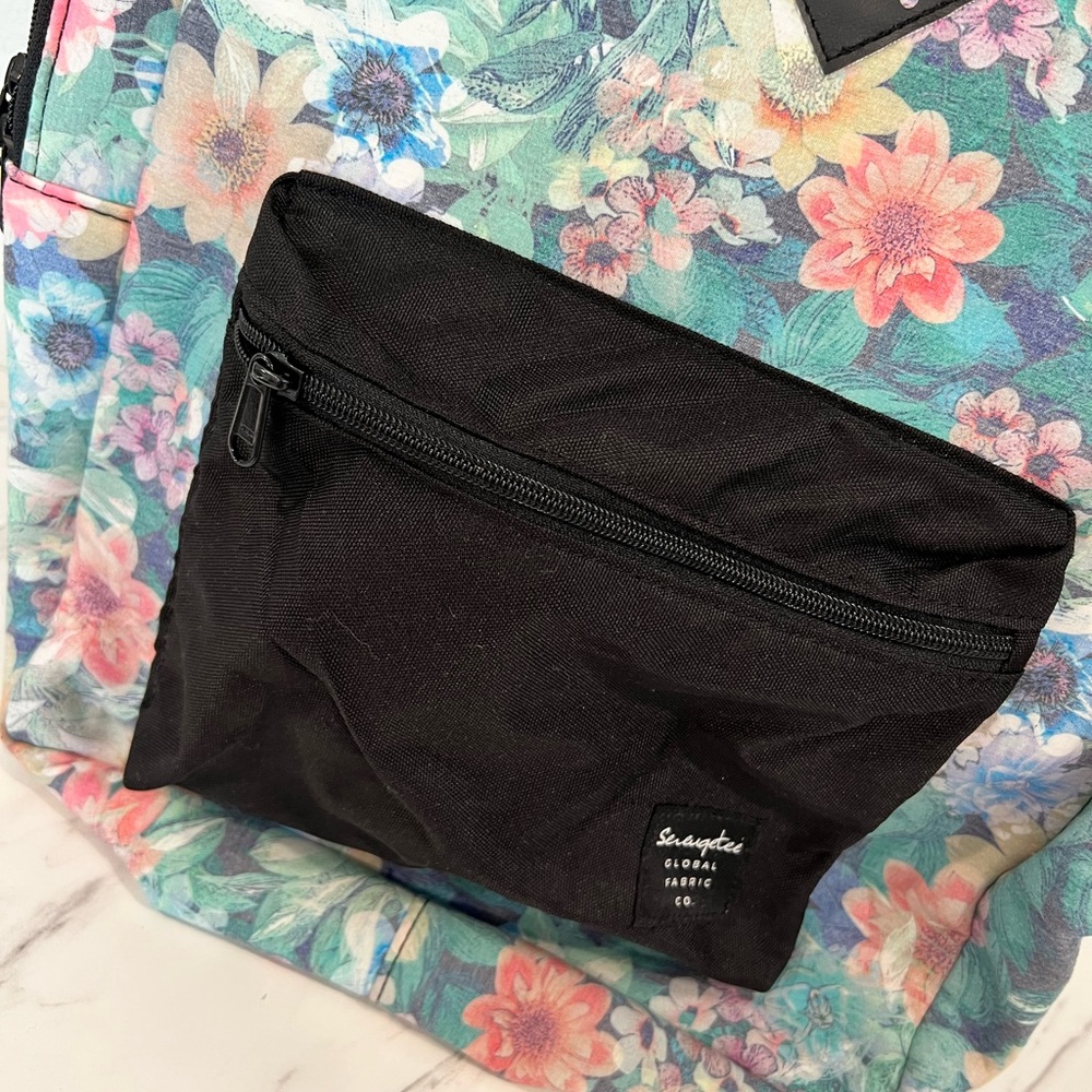 ๐ Serengetee Floral Backpack - Picture 2 of 5
